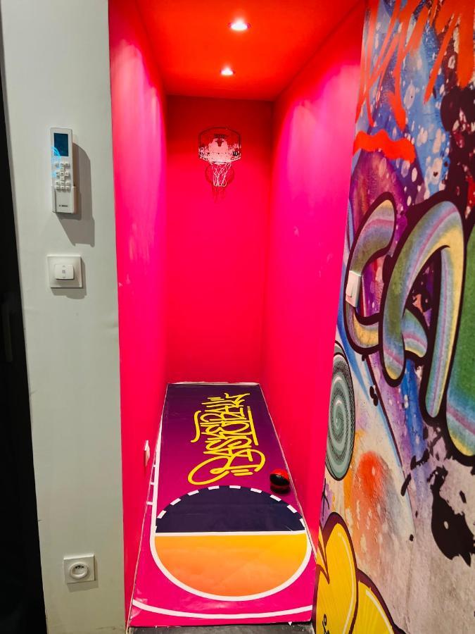 Capsule Street Art - Sauna- Jacuzzi - Playstation 5 - Billard - Netflix - Home Cinema - Terrasse Douai Bagian luar foto