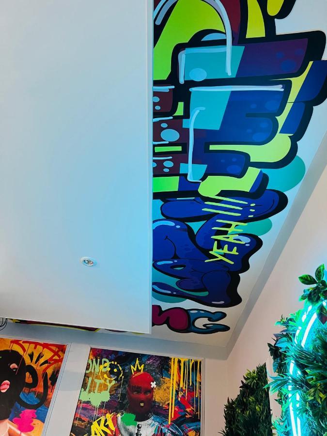 Capsule Street Art - Sauna- Jacuzzi - Playstation 5 - Billard - Netflix - Home Cinema - Terrasse Douai Bagian luar foto