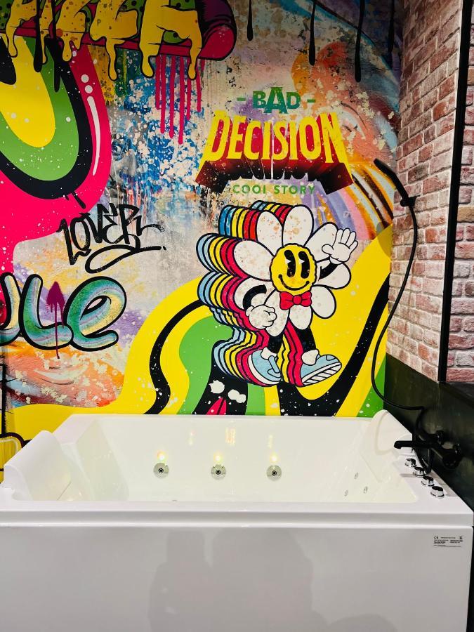 Capsule Street Art - Sauna- Jacuzzi - Playstation 5 - Billard - Netflix - Home Cinema - Terrasse Douai Bagian luar foto