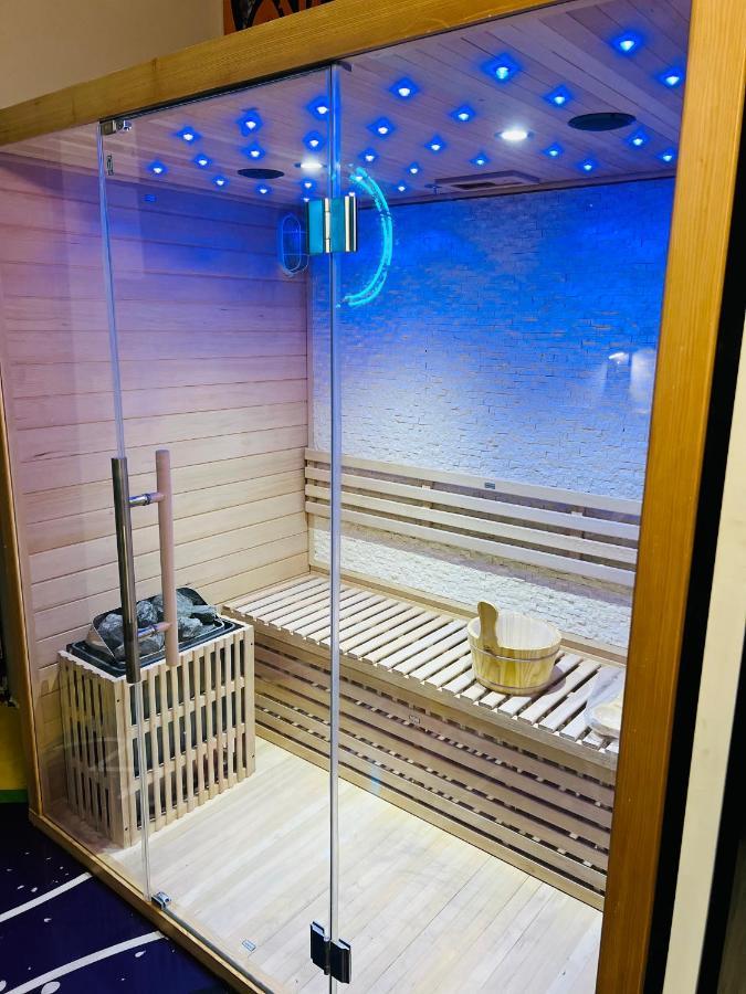 Capsule Street Art - Sauna- Jacuzzi - Playstation 5 - Billard - Netflix - Home Cinema - Terrasse Douai Bagian luar foto