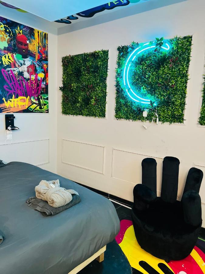 Capsule Street Art - Sauna- Jacuzzi - Playstation 5 - Billard - Netflix - Home Cinema - Terrasse Douai Bagian luar foto